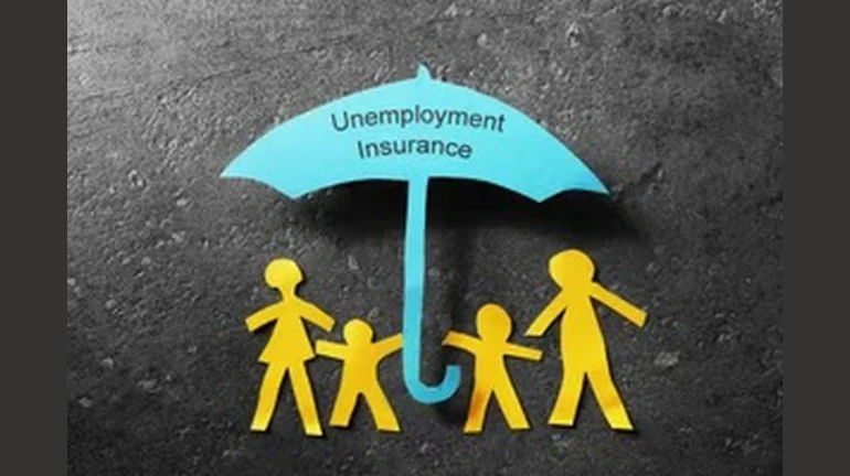 नोकरी जाण्याची भीती आहे? मग 'ही' योजना ठरू शकते वरदान नोकरी जाण्याची भीती आहे? मग 'ही' योजना ठरू शकते वरदान