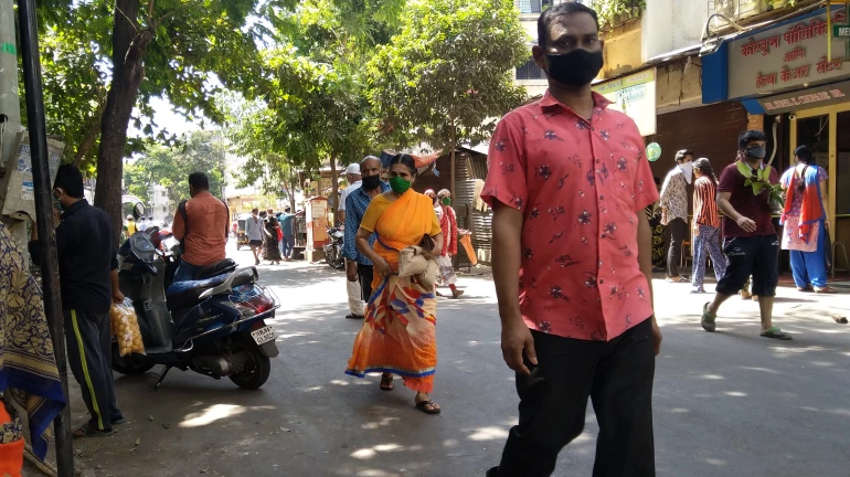 COVID-19: मीरा-भायंदर में हटा टोटल लॉकडाउन तो सड़कों पर उमड़े लोग! COVID-19: मीरा-भायंदर में हटा टोटल लॉकडाउन तो सड़कों पर उमड़े लोग!