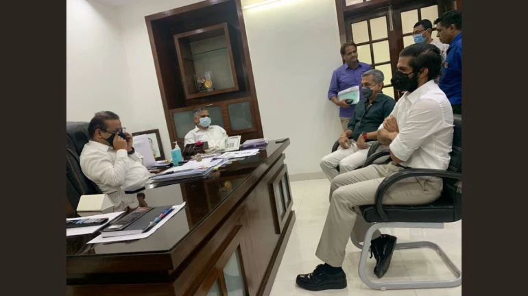 अमित ठाकरेंनी घेतली आरोग्यमंत्र्यांची भेट, केल्या ‘या’ महत्त्वाच्या सूचना अमित ठाकरेंनी घेतली आरोग्यमंत्र्यांची भेट, केल्या ‘या’ महत्त्वाच्या सूचना