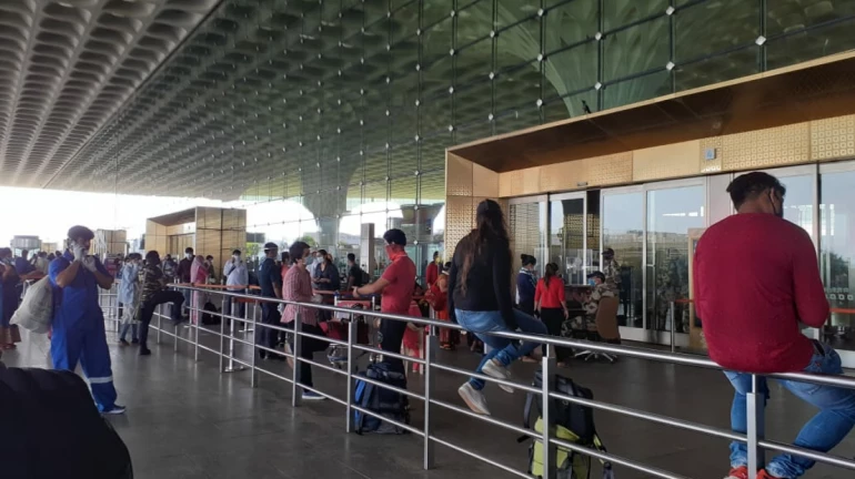 मुंबई से विमान सेवा शुरू, कई फ्लाइट रद्द