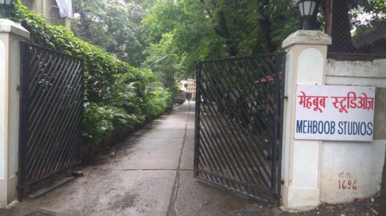 मेहबूब स्टुडिओतील क्वारंटाईन केंद्राला स्थानिक रहिवाशांचा विरोध मेहबूब स्टुडिओतील क्वारंटाईन केंद्राला स्थानिक रहिवाशांचा विरोध