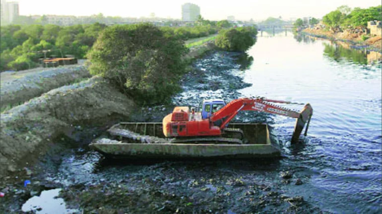 मिठी नदीच्या स्वच्छतेवर प्रश्नचिन्ह मिठी नदीच्या स्वच्छतेवर प्रश्नचिन्ह
