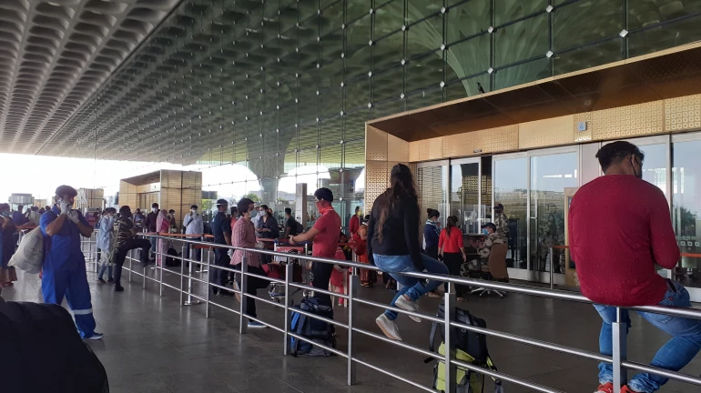 Omicron Scare in Maharashtra: 1,000 travellers from Africa landed in city; 6 tests COVID positive