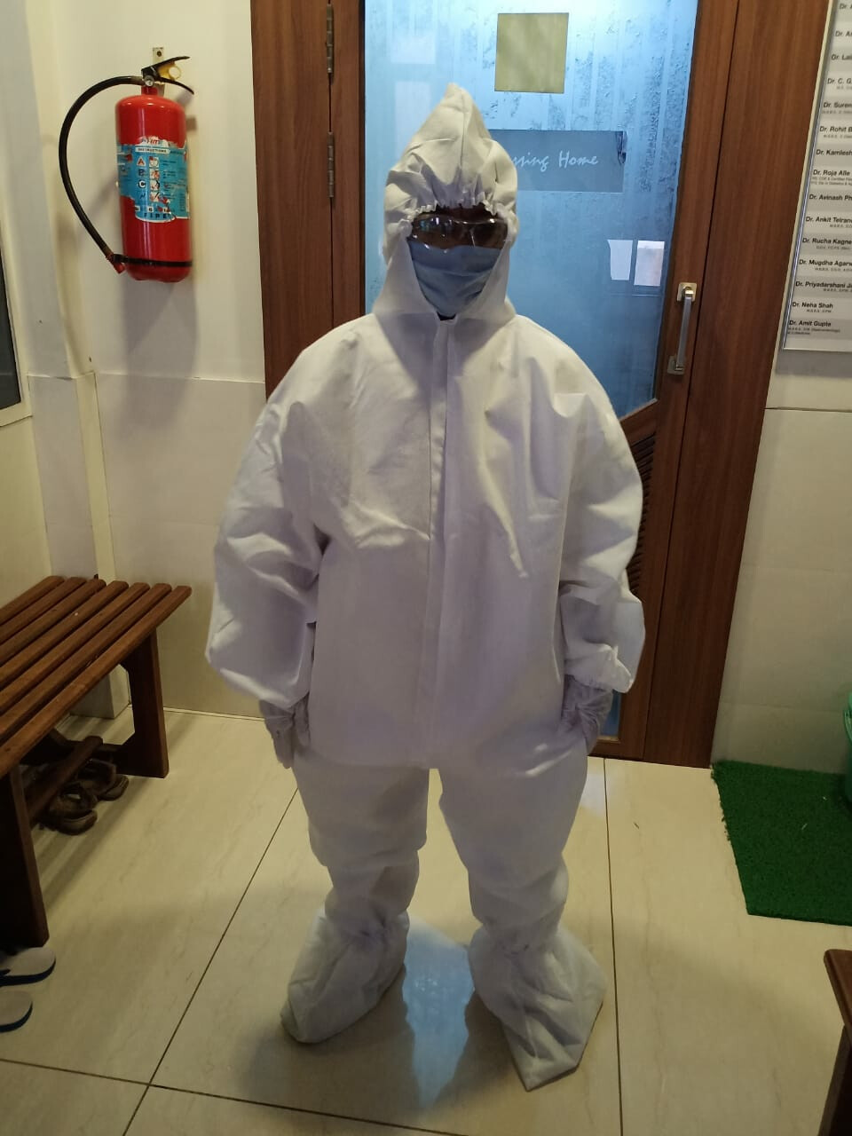 कोरोनाविरोधात लढा देणारे डॉक्टर त्रस्त, पीपीई किट्समुळे त्वचेचे आजार