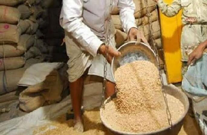 नागरिकांना लुबाडणाऱ्या 80 रेशनचालकांवर खटले दाखल