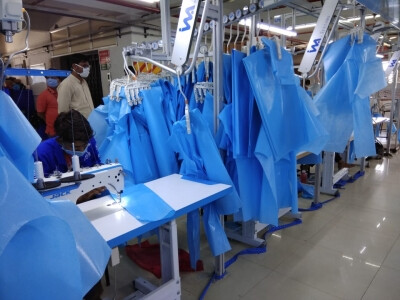 रिलायन्स समूहातील 'आलोक इंडस्ट्रीज' बनवणार स्वस्तातले पीपीई किट्स