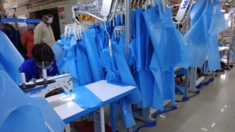 रिलायन्स समूहातील 'आलोक इंडस्ट्रीज' बनवणार स्वस्तातले पीपीई किट्स रिलायन्स समूहातील 'आलोक इंडस्ट्रीज' बनवणार स्वस्तातले पीपीई किट्स