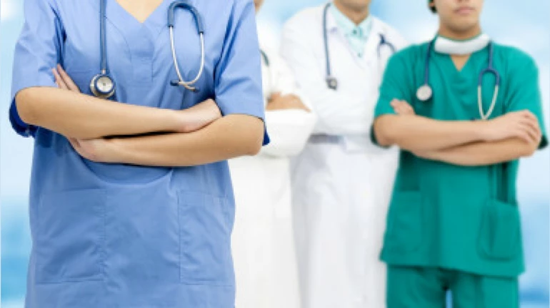 सुट्टीसाठी डॉक्टर 'असा' करणार निषेध सुट्टीसाठी डॉक्टर 'असा' करणार निषेध