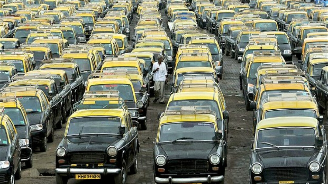 Mumbai Transport News: 100 Taxis Booked Across Mumbai | Mumbai Live