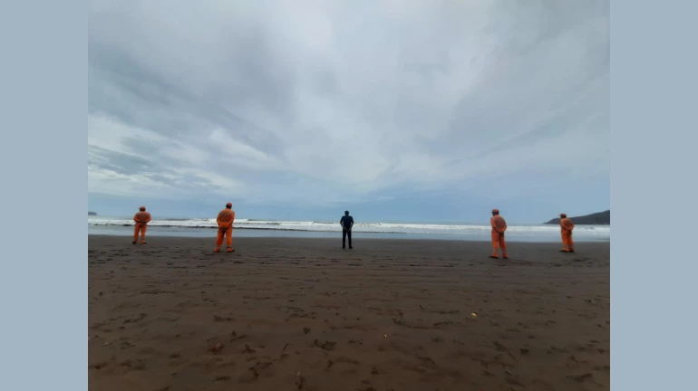 Cyclone Nisarga: Navy keeps rescue teams on stand-by Cyclone Nisarga: Navy keeps rescue teams on stand-by