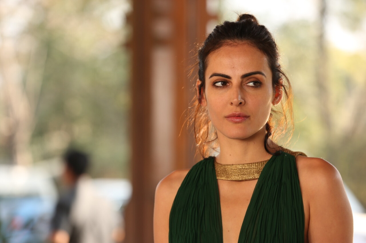 मंदना करीमी को 'द कैसिनो' में पोल डांस करते वक़्त लगी चोट