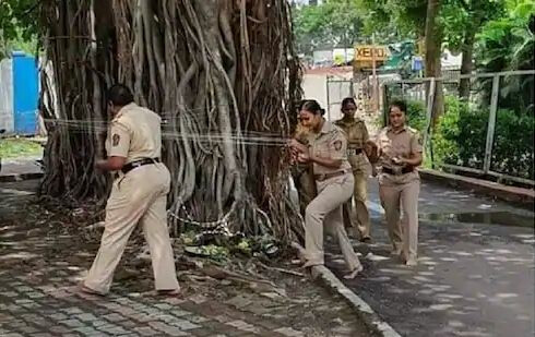महिला पोलिस अधिकाऱ्यांची ऑनड्युटी वटपोर्णिमा