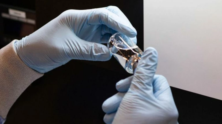 कोरोना गंभीर रुग्णांच्या उपचारासाठी ‘रेमडेसीवीर’ इंजेक्शन खरेदी करणार- राजेश टोपे कोरोना गंभीर रुग्णांच्या उपचारासाठी ‘रेमडेसीवीर’ इंजेक्शन खरेदी करणार- राजेश टोपे