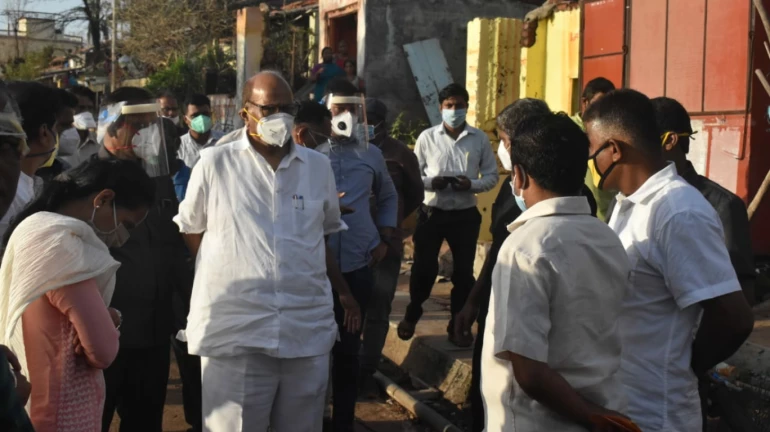 चक्रवात निसर्ग : राकांपा प्रमुख शरद पवार ने रायगढ़ का दौरा किया , स्थानीय लोगों के साथ की बातचीत