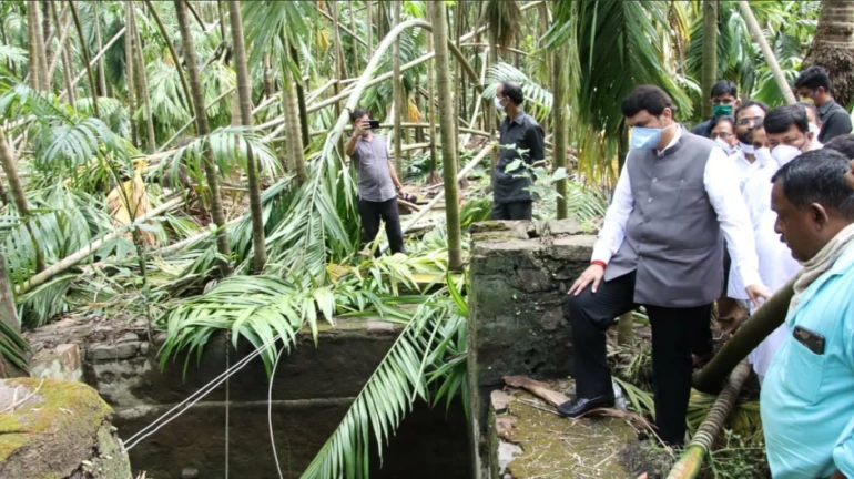 After concluding his Konkan tour, Devendra Fadnavis submits ground report to CM Thackeray After concluding his Konkan tour, Devendra Fadnavis submits ground report to CM Thackeray