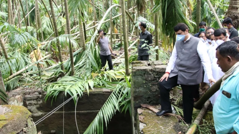 निसर्ग चक्रीवादळ: राज्य सरकारच्या पॅकेजमध्ये अनेक त्रुटी- देवेंद्र फडणवीस निसर्ग चक्रीवादळ: राज्य सरकारच्या पॅकेजमध्ये अनेक त्रुटी- देवेंद्र फडणवीस