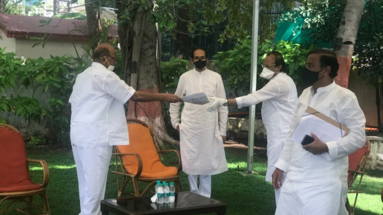 नुकसानग्रस्तांना आणखी मोठं पॅकेज? शरद पवारांची मुख्यमंत्र्यांना ‘ही’ सूचना नुकसानग्रस्तांना आणखी मोठं पॅकेज? शरद पवारांची मुख्यमंत्र्यांना ‘ही’ सूचना