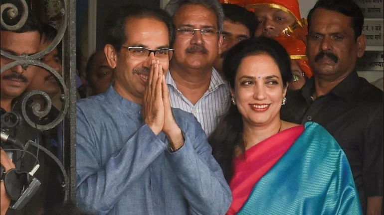 Case Registered Against BJP Member For Allegedly Posting Objectional Content Against Rashmi Thackeray Case Registered Against BJP Member For Allegedly Posting Objectional Content Against Rashmi Thackeray