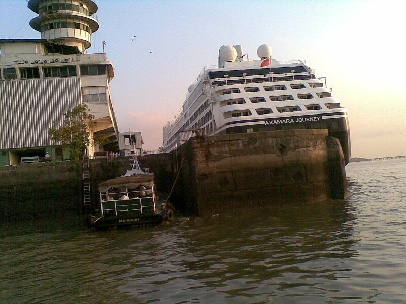 Mumbai Port handled 321 ships, 9 million metric tons of cargo during extended lockdown period