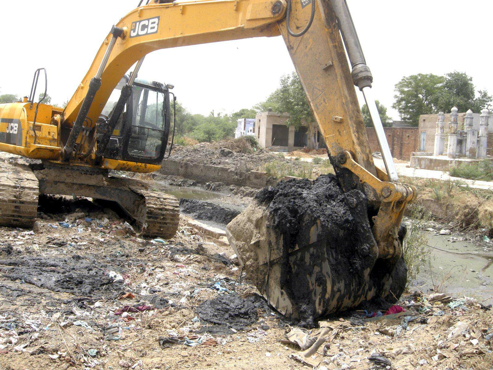 मुंबईत 113 टक्के नालेसफाई, महापालिकेचा दावा