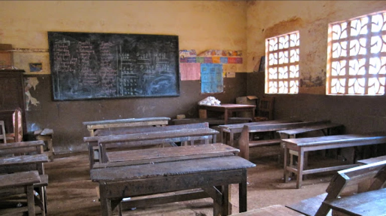 जय श्री राम का नारा लगाने वाले छात्रों को स्कूल से निकाला! जय श्री राम का नारा लगाने वाले छात्रों को स्कूल से निकाला!