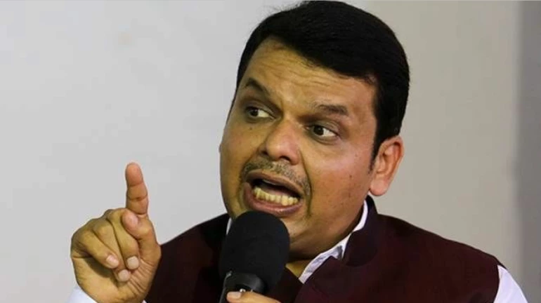 Fadnavis targets MVA; questions regarding the sudden power outage Fadnavis targets MVA; questions regarding the sudden power outage