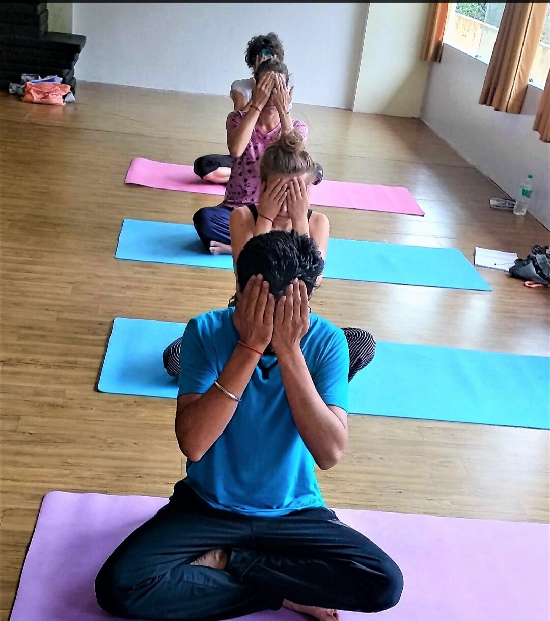 21 june yoga day : इस लॉकडाउन में जानिए योग से तनाव दूर करने के उपाय