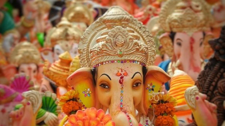 Reduce height of ganesh idols: यंदा गणेशमूर्ती लहानच ठेवा, मुख्यमंत्र्यांचं मुंबईतील गणेशोत्सव मंडळांना आवाहन Reduce height of ganesh idols: यंदा गणेशमूर्ती लहानच ठेवा, मुख्यमंत्र्यांचं मुंबईतील गणेशोत्सव मंडळांना आवाहन