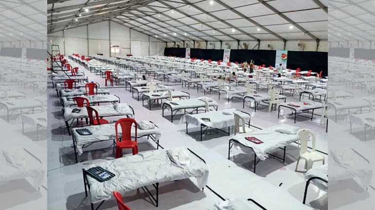 मुंबईतील 'या' भागात एका रुग्णामागं २० जणांचं विलगीकरण मुंबईतील 'या' भागात एका रुग्णामागं २० जणांचं विलगीकरण