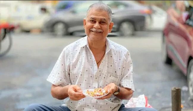 मुंबईतील प्रसिद्ध बिस्लेरी पाणीपुरीवाल्याचं कोरोनानं निधन, नागरिकांनी...