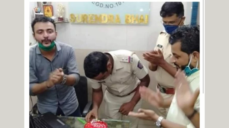 लाॅकडाऊनमध्ये वाढ दिवस साजरीकरणं पोलिसाला पडलं महागात लाॅकडाऊनमध्ये वाढ दिवस साजरीकरणं पोलिसाला पडलं महागात