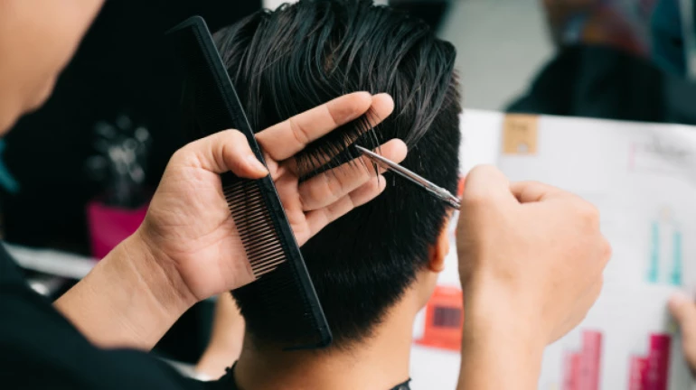 hair cutting salon: आता ग्राहकांची हजामत! हेअर कटींगचे दर वाढले