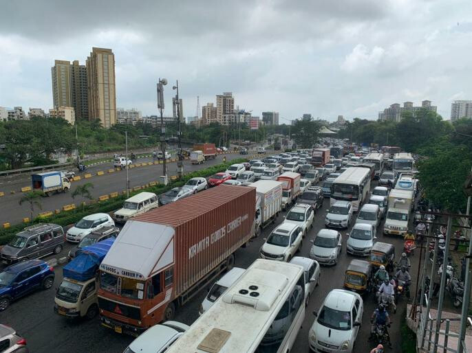 दहिसरमध्ये वाहतूक कोंडी, वाहनांच्या मोठ-मोठ्या रांगा