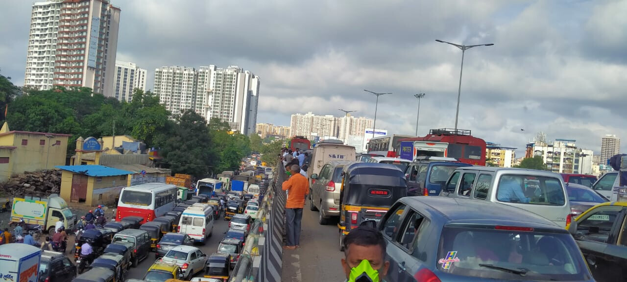 Uddhav Thackeray defends '2km rule' imposed by Mumbai Police