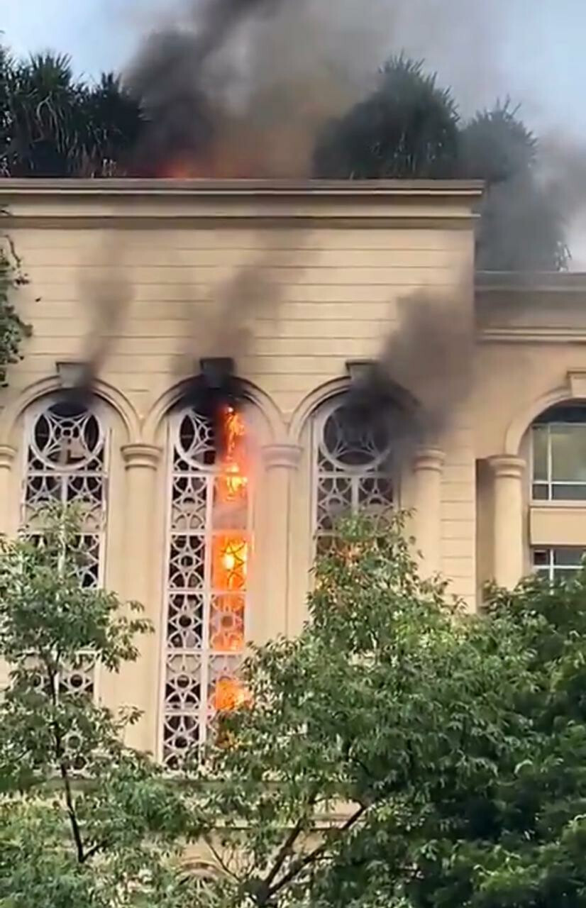 पवई की एक बिल्डिंग में लगी आग