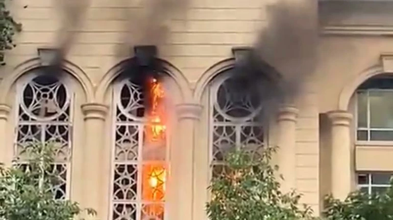 Fire breaks out at Powai, no injuries reported Fire breaks out at Powai, no injuries reported