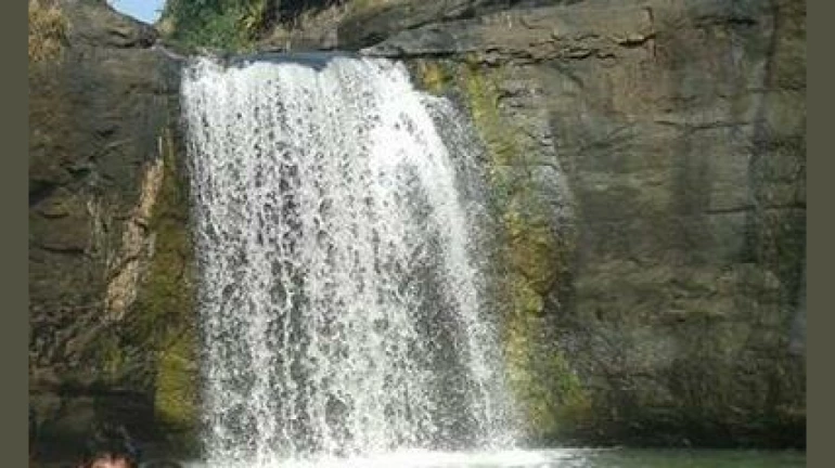 Five men drown while clicking selfie at Kalmandvi, Palghar district Five men drown while clicking selfie at Kalmandvi, Palghar district