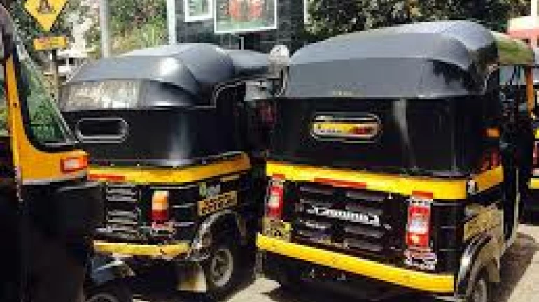 auto rickshaw: रिक्षा चालकांची २ रुपये वाढ करण्याची मागणी