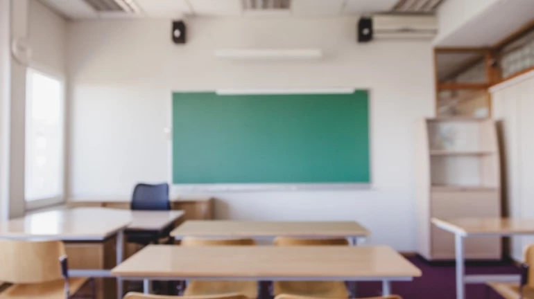 Amit Thackeray: फी भरण्यासाठी पालकांवर दबाव नको, अमित ठाकरेंचं मुख्यमंत्र्यांना पत्र Amit Thackeray: फी भरण्यासाठी पालकांवर दबाव नको, अमित ठाकरेंचं मुख्यमंत्र्यांना पत्र