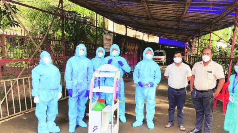 'Gollar' Robot Introduced To Mumbai Hospital By BMC at Podar Hospital 'Gollar' Robot Introduced To Mumbai Hospital By BMC at Podar Hospital