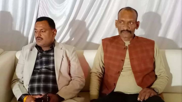 गँगस्टर विकास दुबेच्या २ साथीदारांना ठाण्यातून अटक गँगस्टर विकास दुबेच्या २ साथीदारांना ठाण्यातून अटक