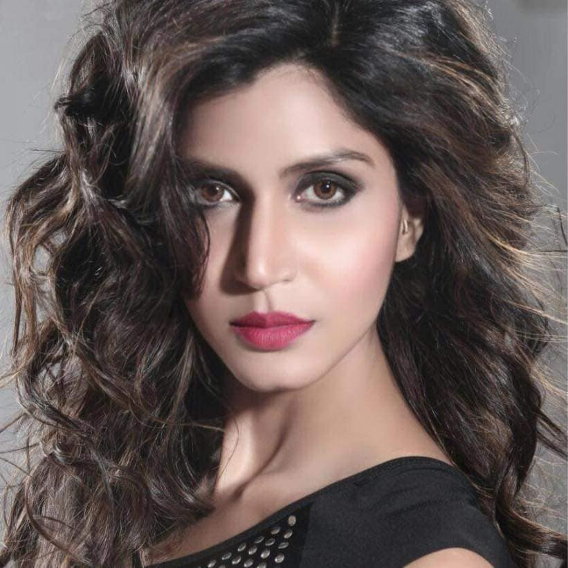 बॉलीवुड के लिए एक और बुरी खबर, एक्ट्रेस दिव्या चौकसी का निधन