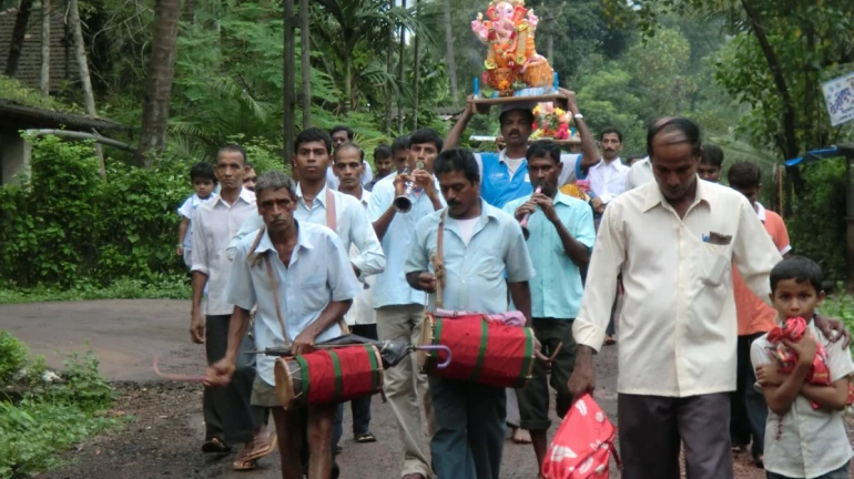 Ganesh Festival 2020: चाकरमान्यांना गणेशोत्सवासाठी गावी जाता येईल, पण… Ganesh Festival 2020: चाकरमान्यांना गणेशोत्सवासाठी गावी जाता येईल, पण…