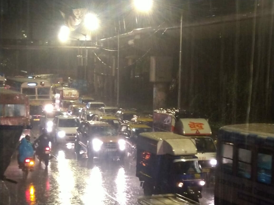 Mumbai Rains : मुंबईकरांनो सावधान! पावसाचा धोका वाढला, ऑरेंज अलर्ट जारी