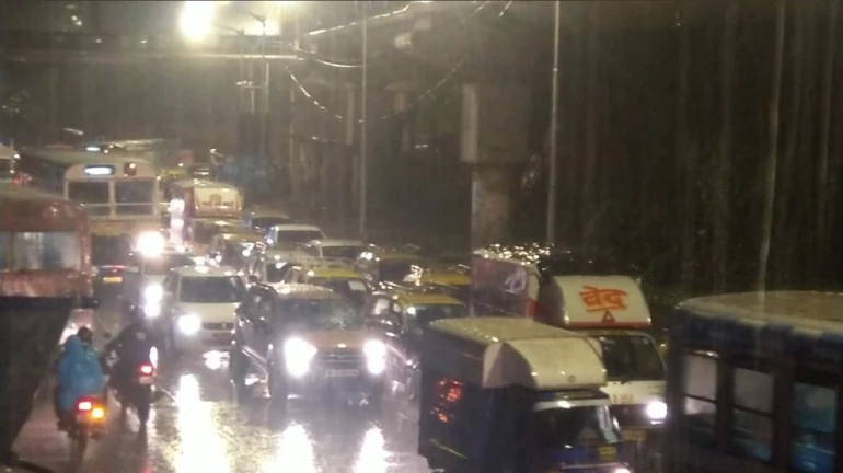 Heavy rains continue to lash Mumbai and Pune, IMD issues red alert for Oct 15 Heavy rains continue to lash Mumbai and Pune, IMD issues red alert for Oct 15