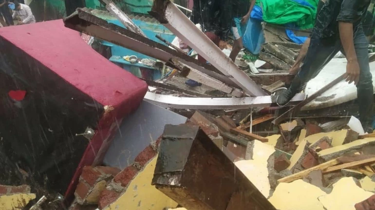 Portion of a chawl collapses in Malad's Malvani area