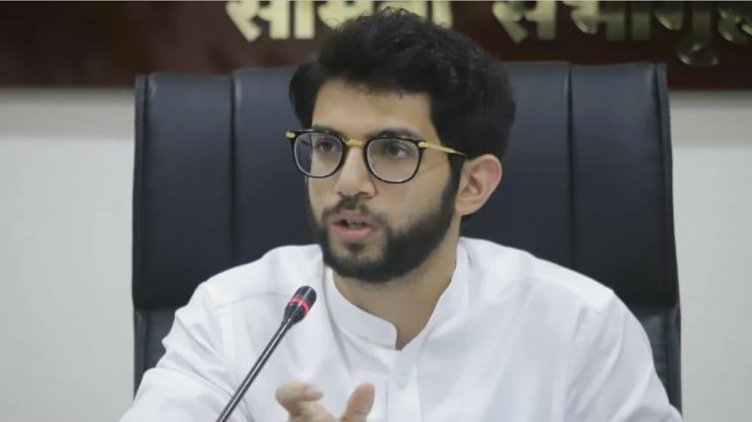 Aaditya Thackeray criticises ruling government over delayed Delisle road bridge opening Aaditya Thackeray criticises ruling government over delayed Delisle road bridge opening
