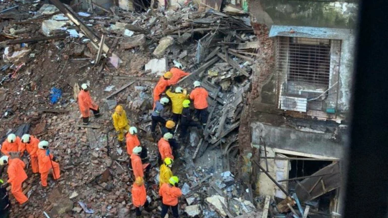 मुंबई में सात साल में इमारत गिरने से 300 की मौत