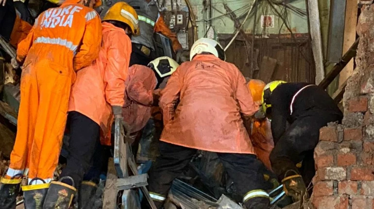 Death Toll Rises to 10 in Fort Building Collapse Death Toll Rises to 10 in Fort Building Collapse