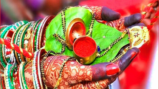 Hariyali Teej 2020 - सोलह श्रृंगार अखंड ...